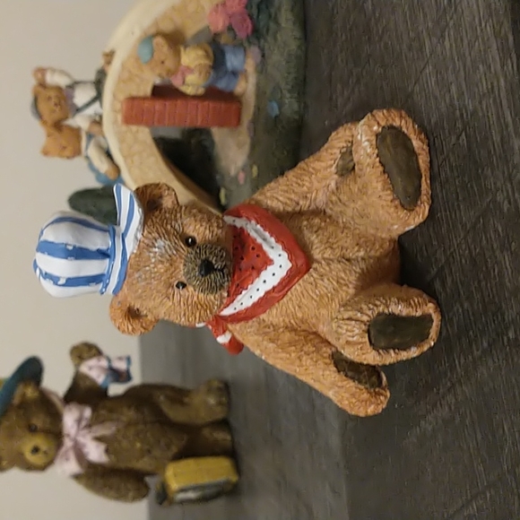 6 Piece Bear Figurine Lot! - Picture 6 of 10